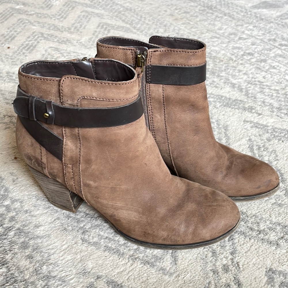Women’s size 8 Franco Sarto suede bootie